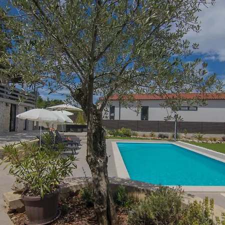 House Erika * Silo (Krk)